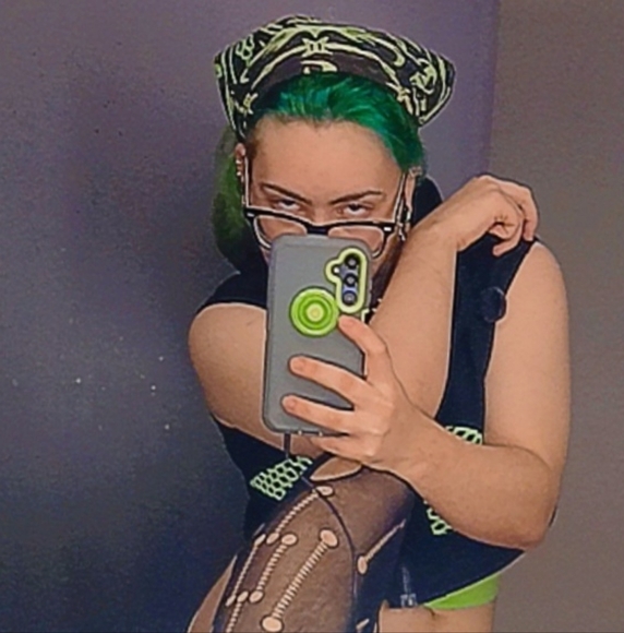 Meet your Posher, Leo - Picture 1 of 3